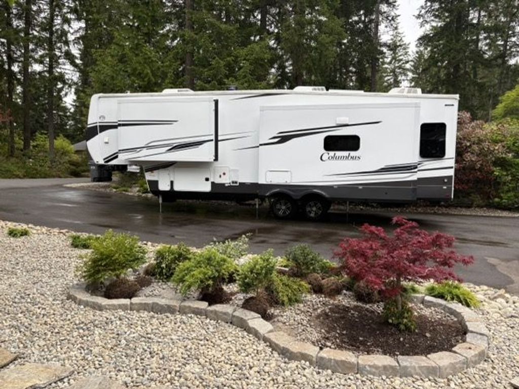 マック 2025 Palomino by Forest River Columbus 380RL - National Vehicle