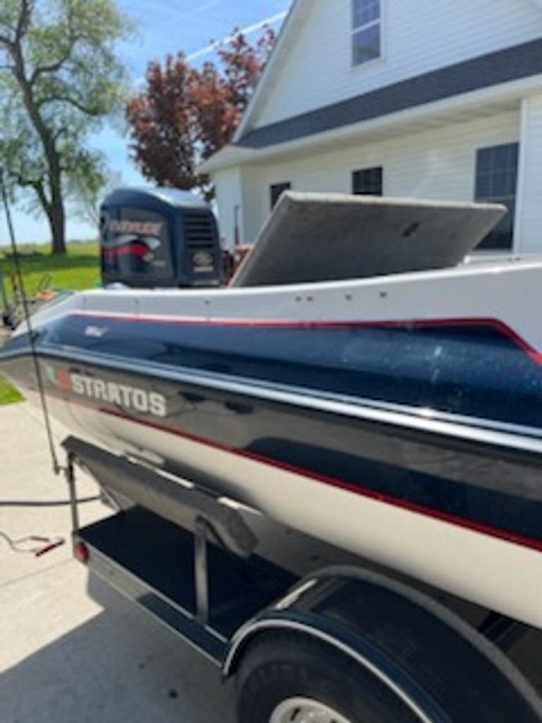 1997 Stratos 290 SF Fish & Ski - National Vehicle