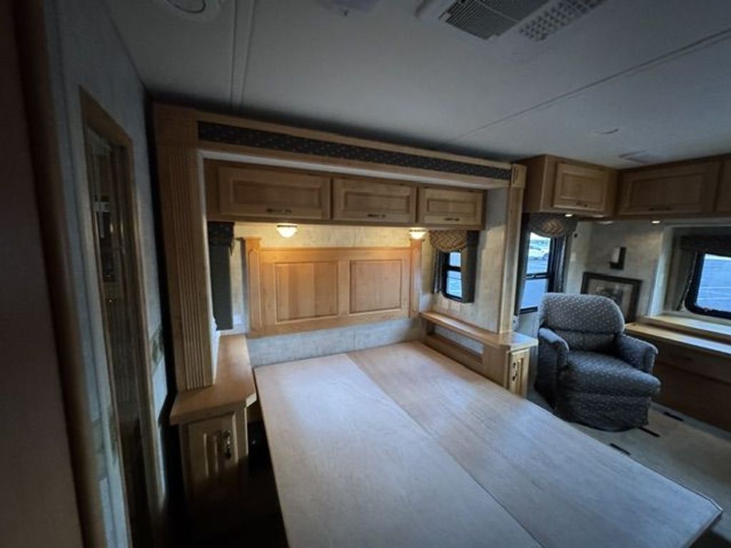 2006 Monaco Knight 40PLQ - National Vehicle