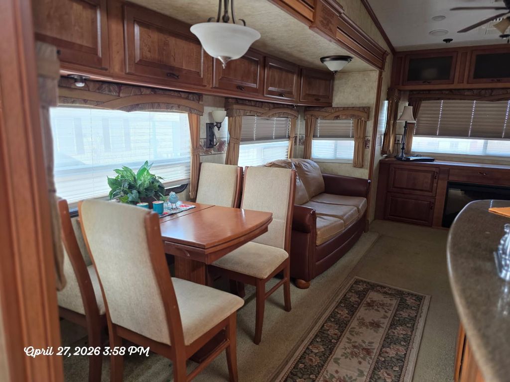 専用３ 2010 Jayco Designer 37RLQS - National Vehicle