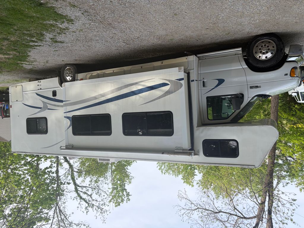 skt 2002 Forest River Sunseeker 3100SS - National Vehicle