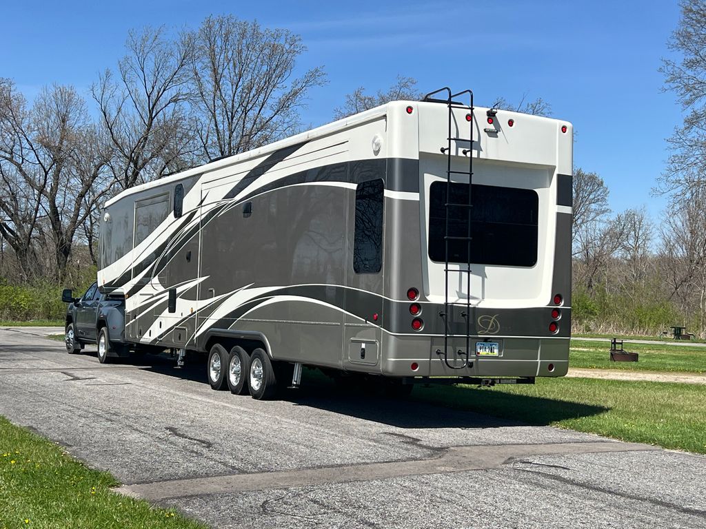 2020 DRV Mobile Suites 44 Houston - National Vehicle