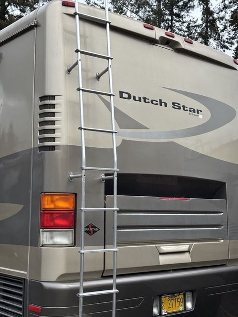2005 Newmar Dutch Star - National Vehicle