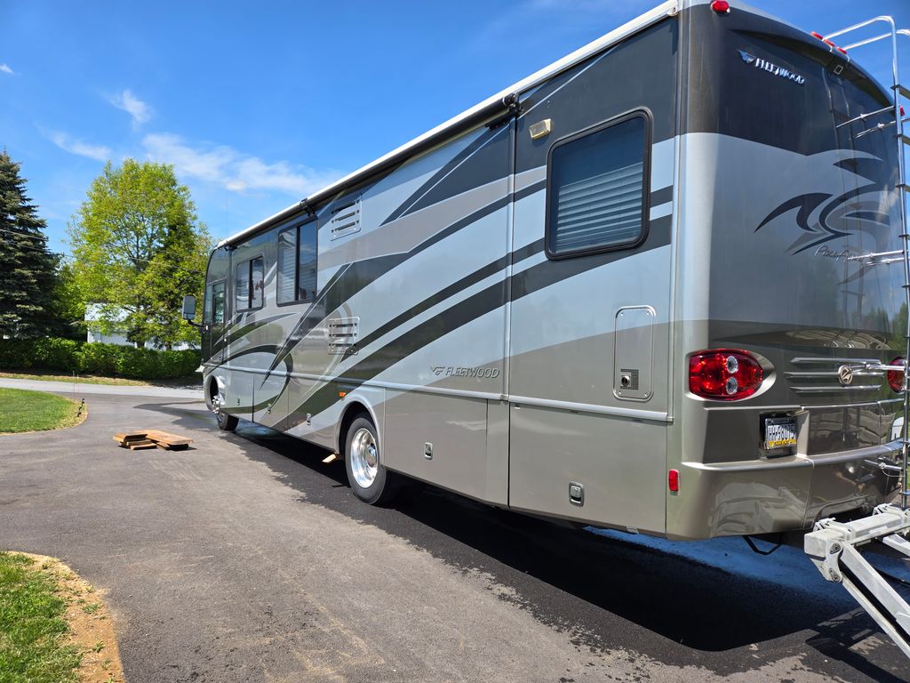 2007 Fleetwood Pace Arrow 36D - National Vehicle