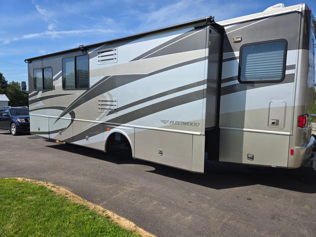 2007 Fleetwood Pace Arrow 36D - National Vehicle