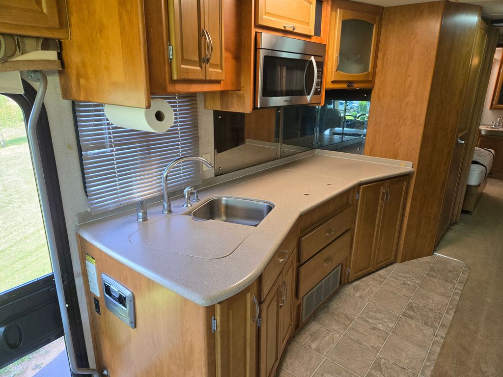 2007 Fleetwood Pace Arrow 36D - National Vehicle