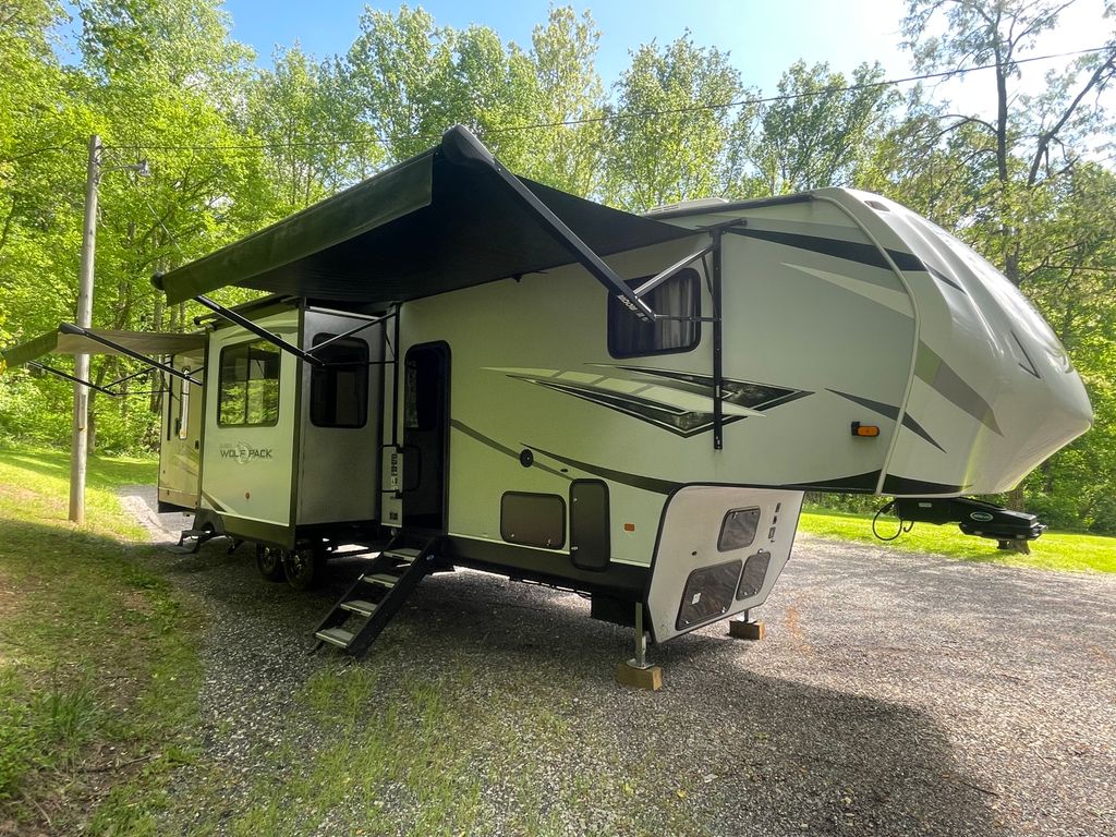 2021 Forest River Cherokee Wolf Pack 325Pack13 - National Vehicle