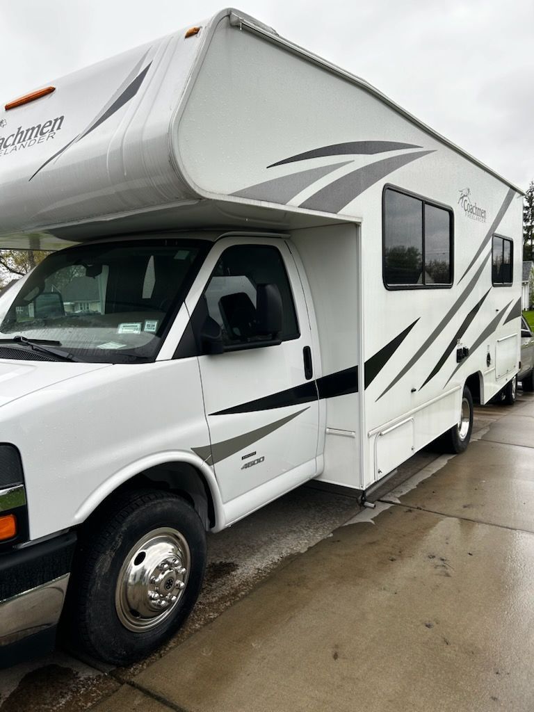 2020 Coachmen Freelander 22XG - National Vehicle