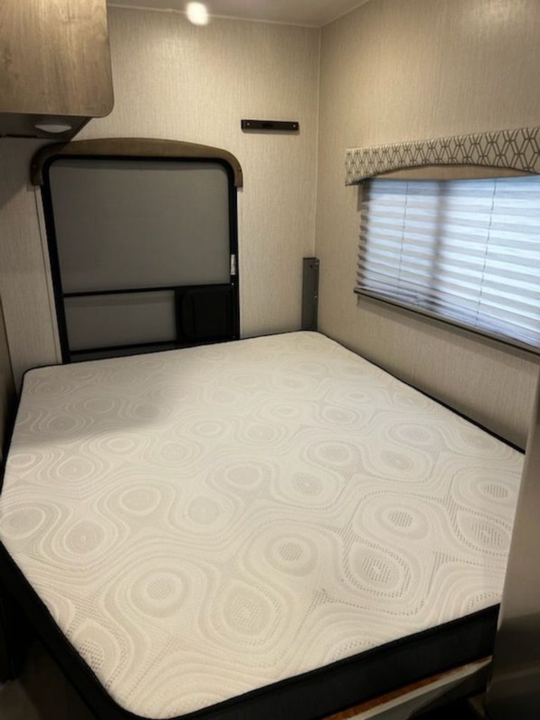 2020 Coachmen Freelander 22XG - National Vehicle