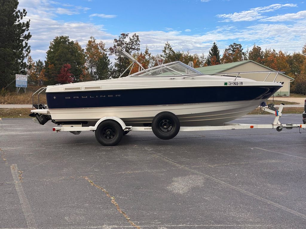 2003 Bayliner 2152 - National Vehicle