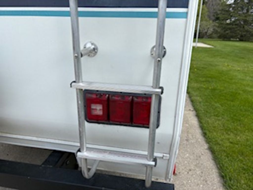 2000 Shasta Sprite 240MB - National Vehicle