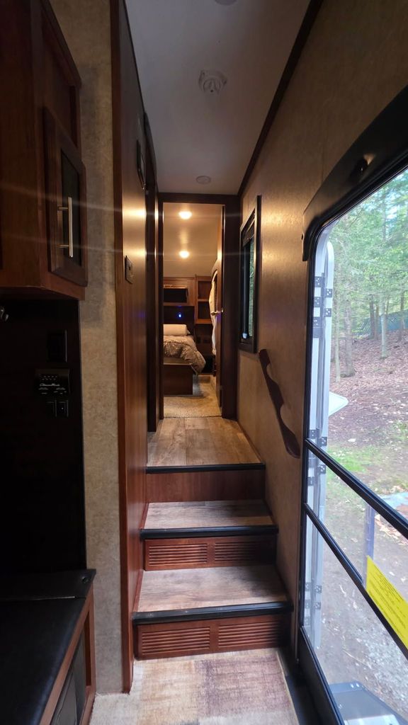 2018 Jayco Eagle 325BHQS - National Vehicle