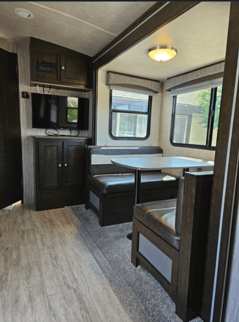 2019 Cruiser RV Shadow Cruiser 193MBS - National Vehicle
