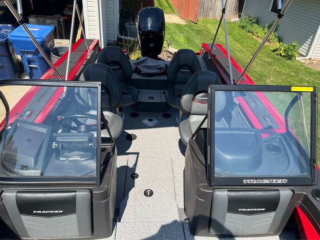 2024 Tracker Targa V-18 WT - National Vehicle