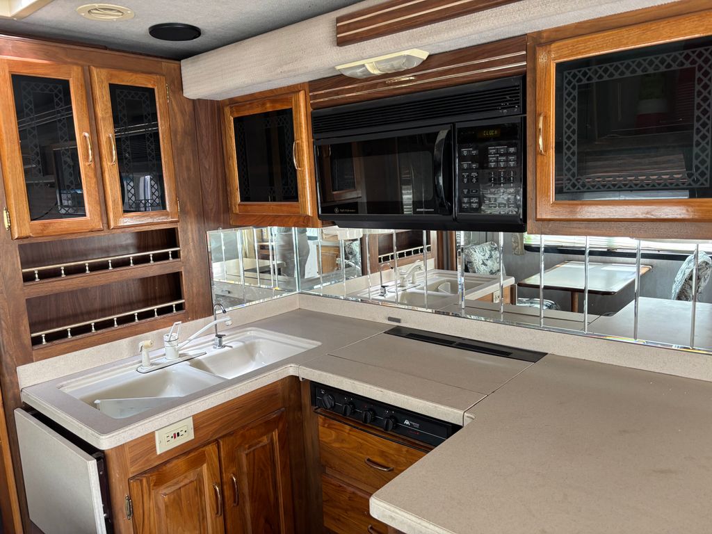 1999 National RV Tradewinds 7371 - National Vehicle