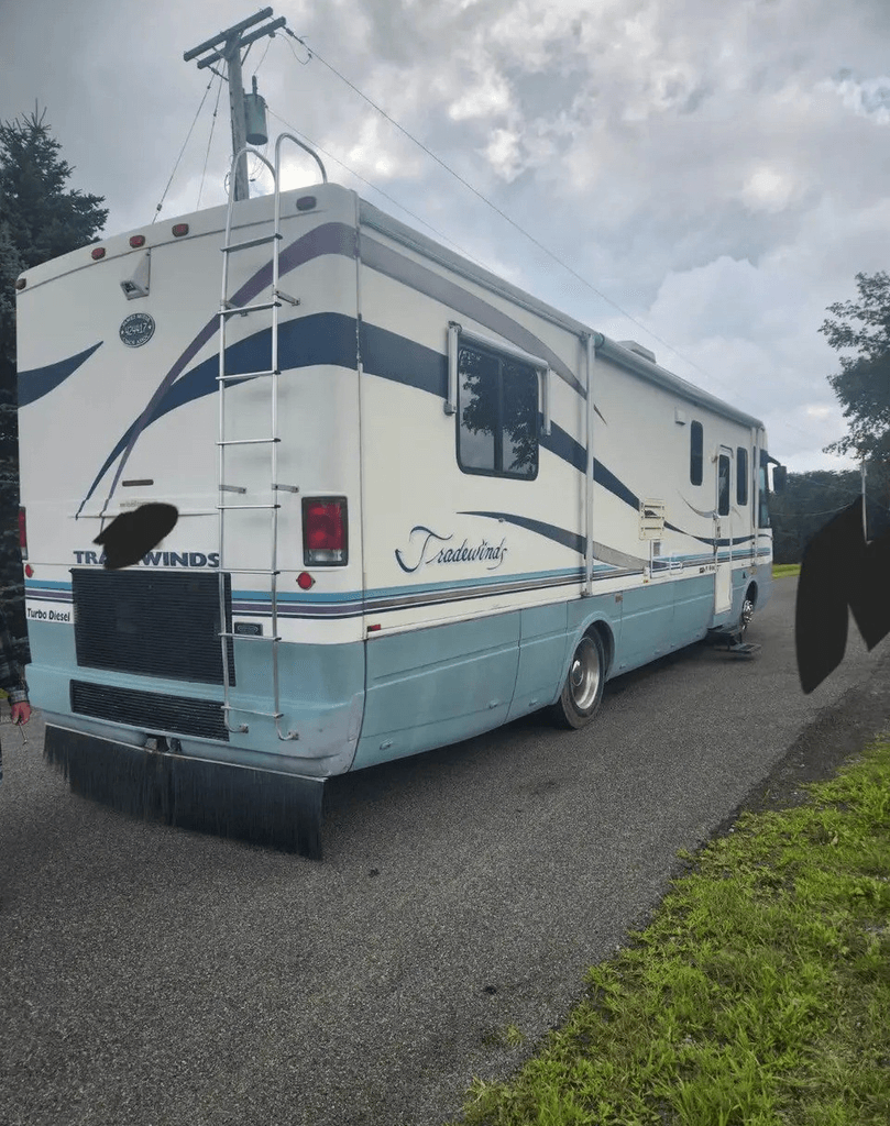1998 National RV Tradewinds 7370 - National Vehicle