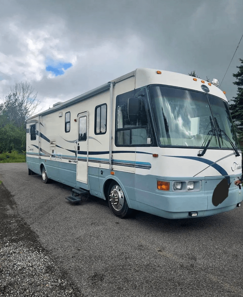の 1998 National RV Tradewinds 7370 - National Vehicle
