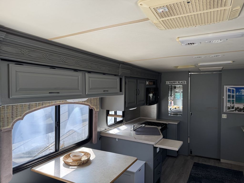 2007 Fleetwood Bounder 34H - National Vehicle