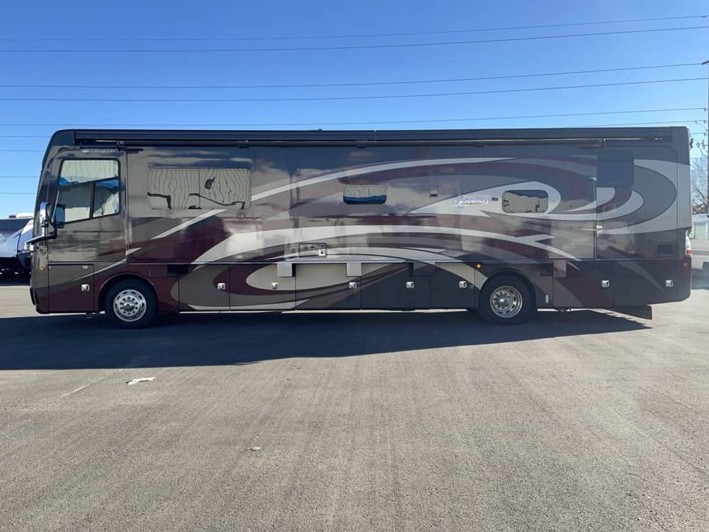 2017 Fleetwood Discovery LXE 40D - National Vehicle