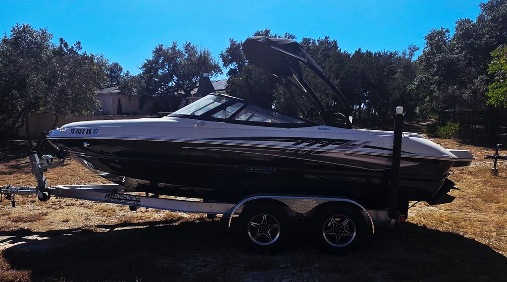 2021 Stingray 208 LR - National Vehicle