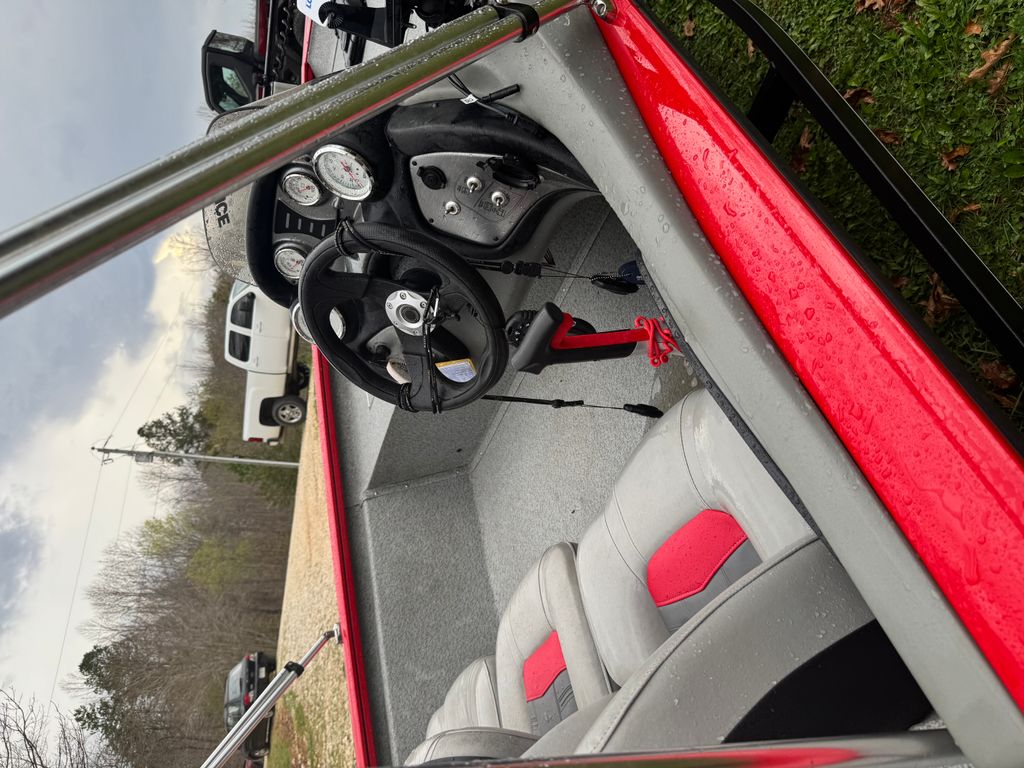 2017 Tracker Pro Team 175 TXW - National Vehicle