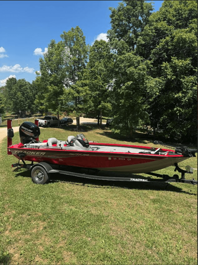 2017 Tracker Pro Team 175 TXW - National Vehicle