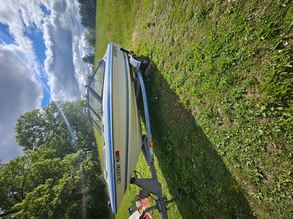 1991 Sunbird Corsair 150 - National Vehicle