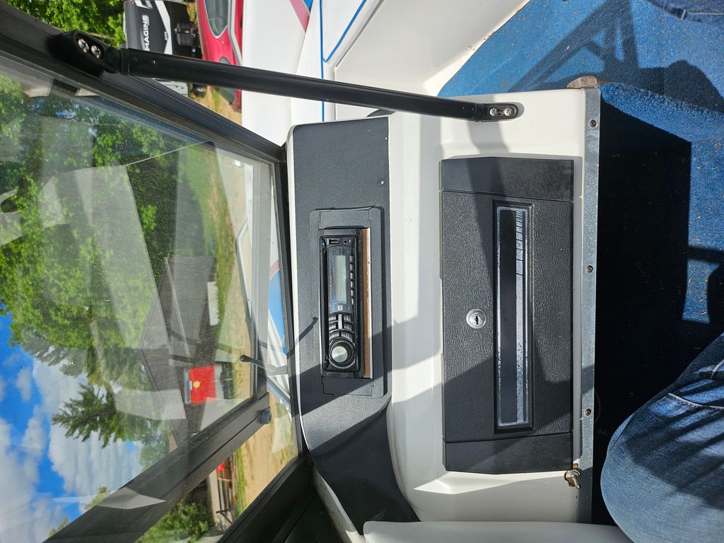 1991 Sunbird Corsair 150 - National Vehicle