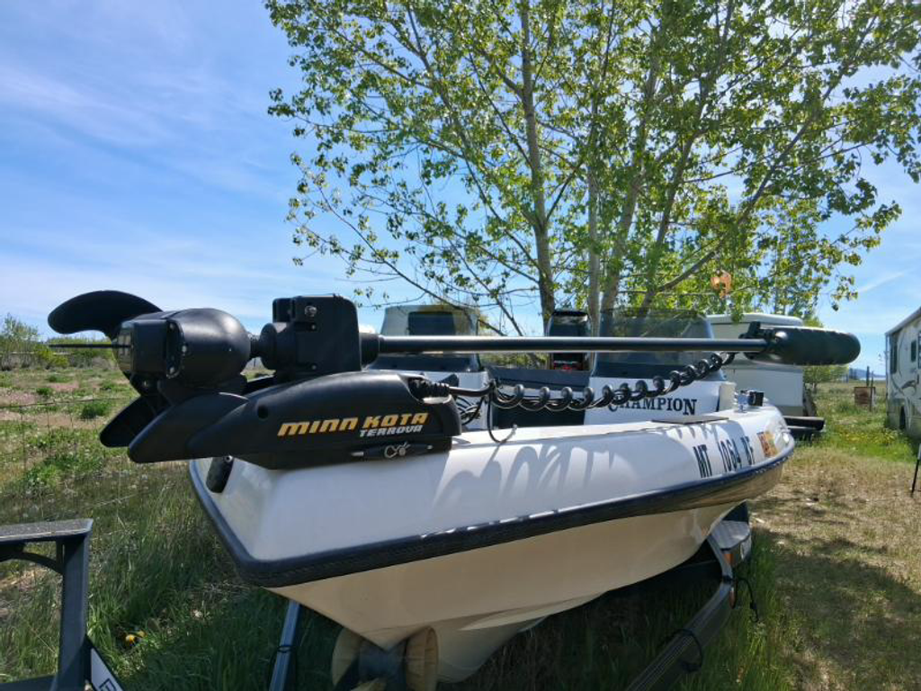 1996 Champion Sea Pro - National Vehicle