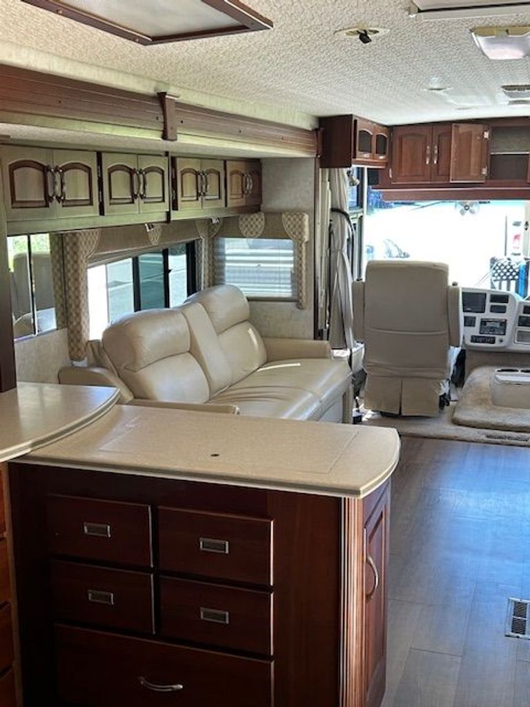 2004 Itasca Sunflyer 39T - National Vehicle