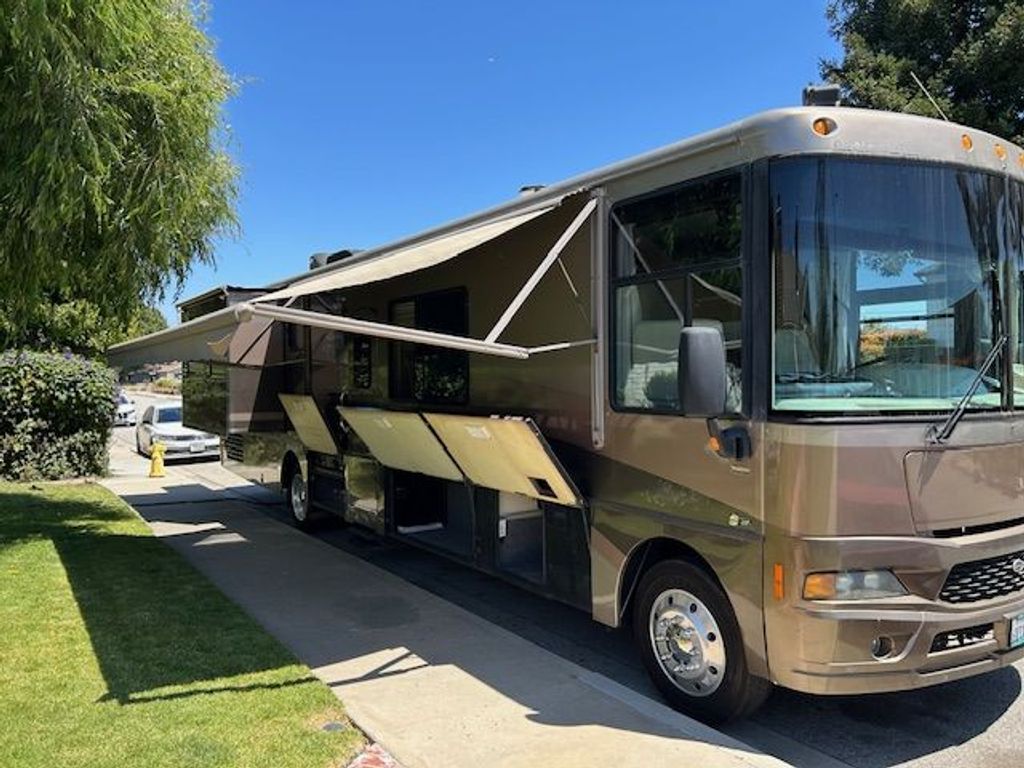 2004 Itasca Sunflyer 39T - National Vehicle