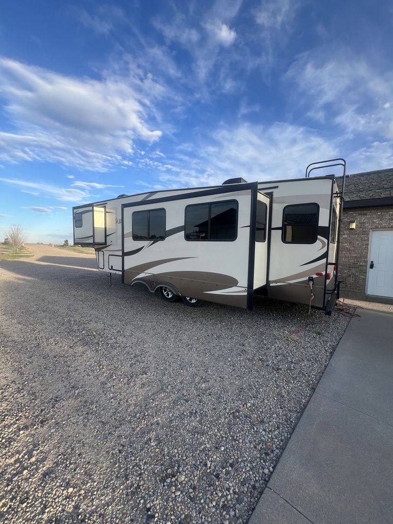 【ユウ】 2018 Forest River Wildcat 29RLX - National Vehicle