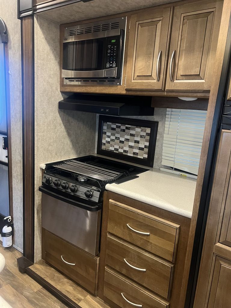 2018 Forest River Wildcat 29RLX - National Vehicle