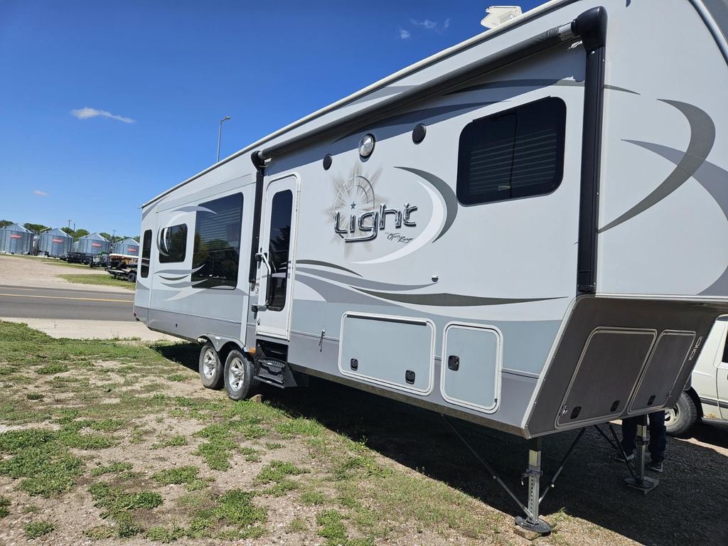 2015 Open Range Light 319RLS - National Vehicle