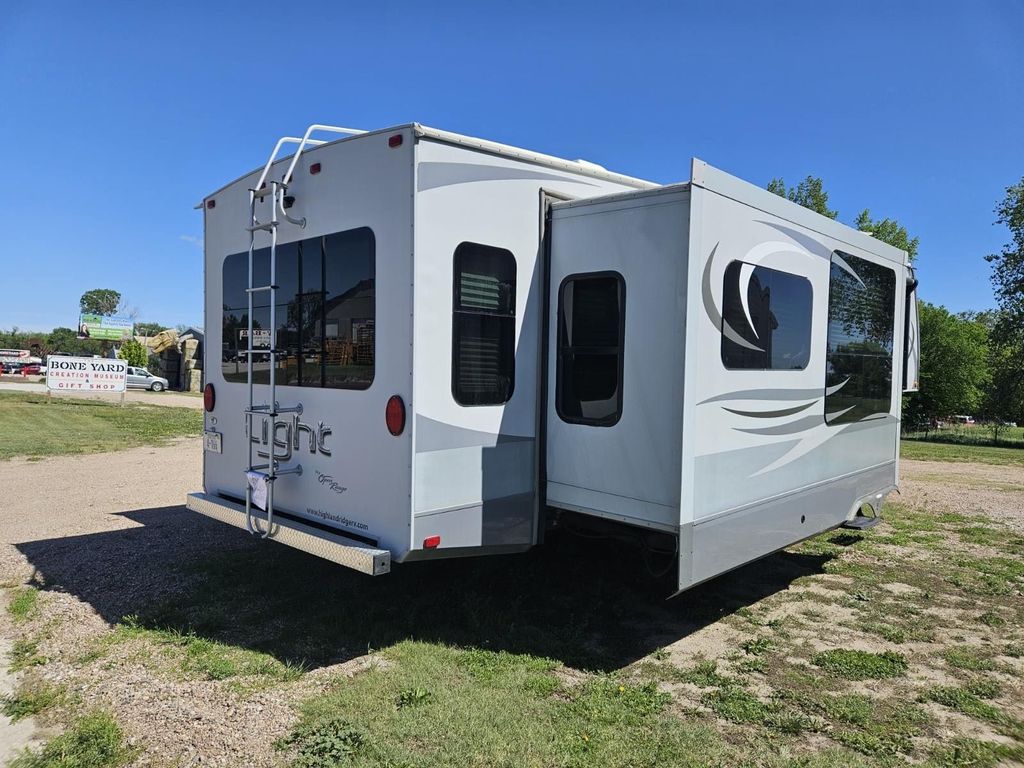 2015 Open Range Light 319RLS - National Vehicle