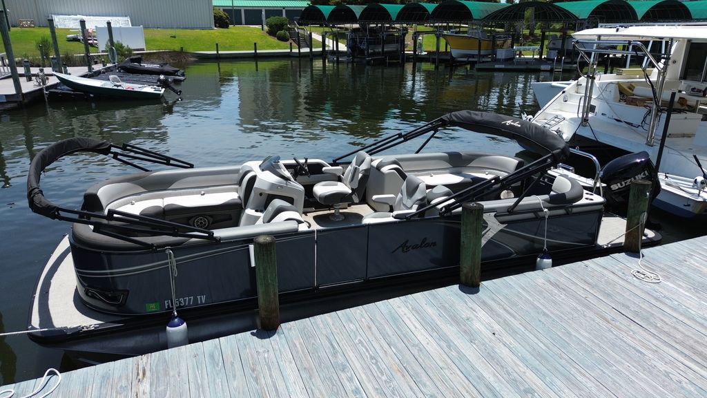 MaRiNa　E⑥ 2024 Avalon LSZ QL 2585 - National Vehicle
