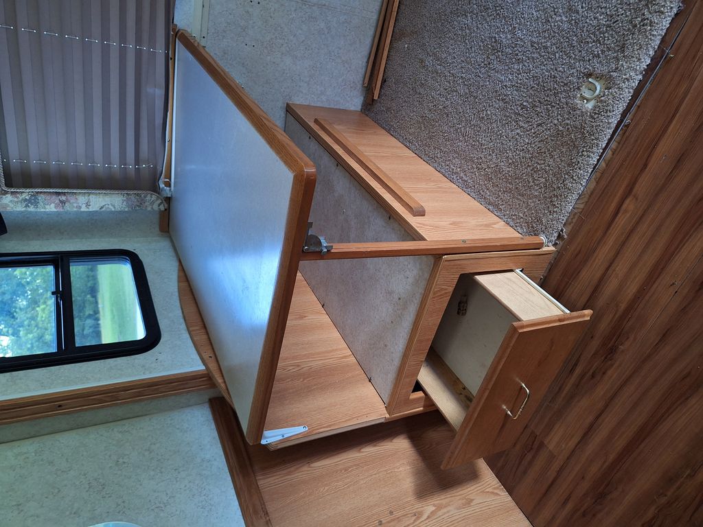 ポップ 2001 Winnebago Adventurer 35U - National Vehicle