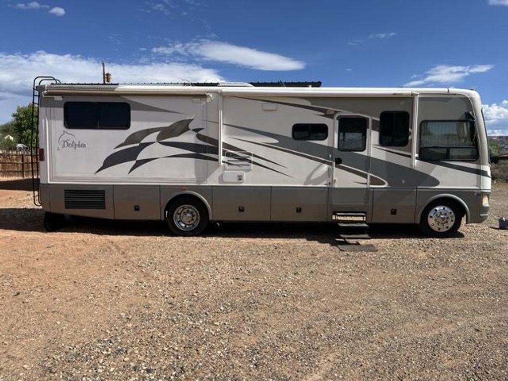 2006 National RV Dolphin 5342 - National Vehicle