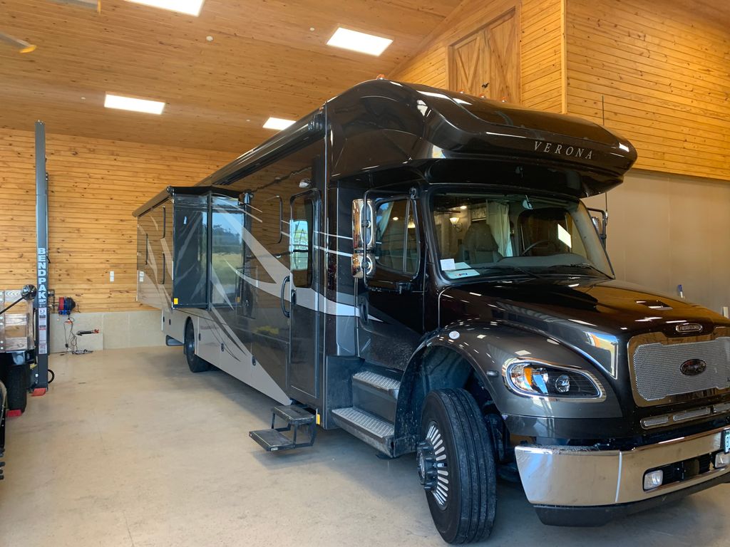 2022 Renegade Verona 40VBH - National Vehicle