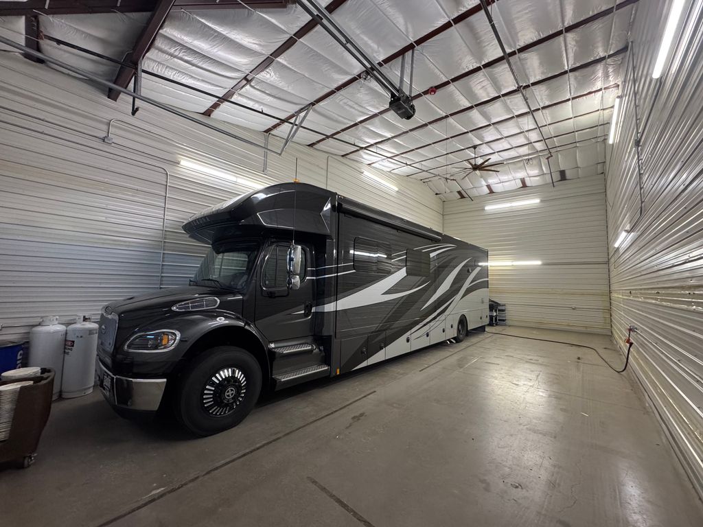 2022 Renegade Verona 40VBH - National Vehicle