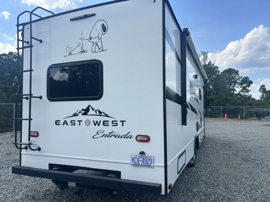 ルナ 2022 East to West Entrada 2900DS - National Vehicle