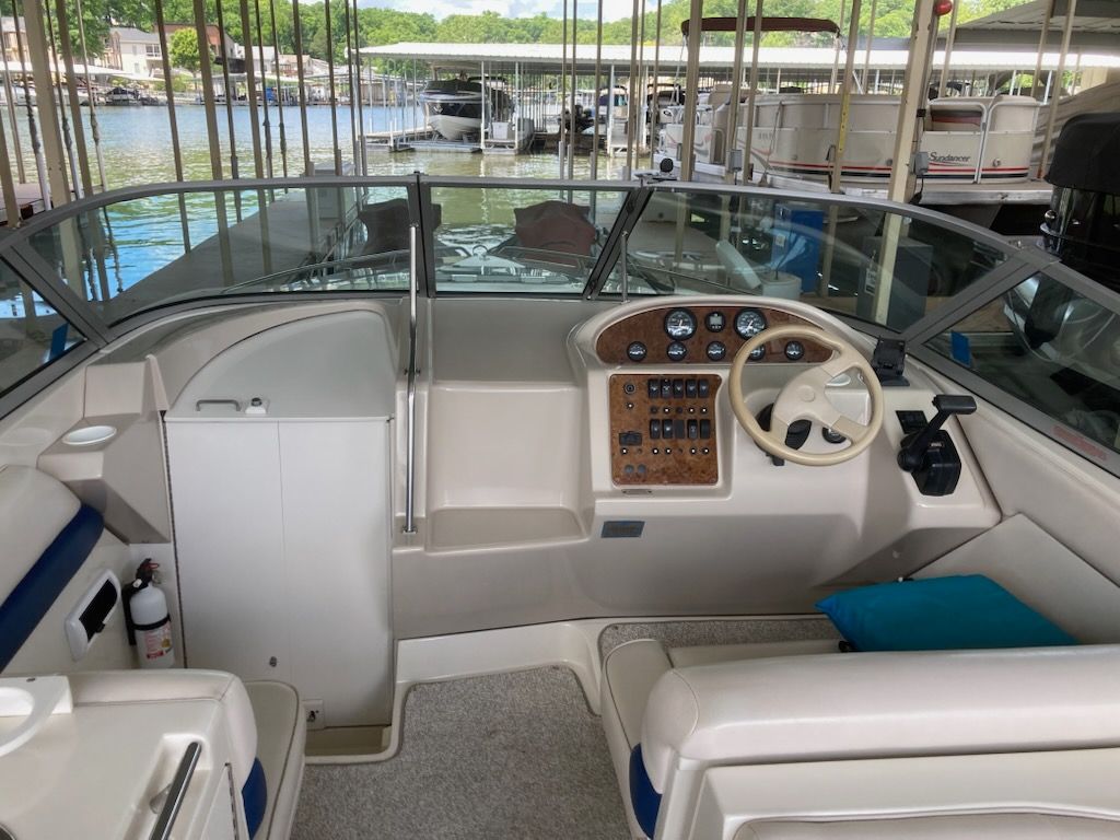 1996 Regal Ventura 8.3 SC - National Vehicle