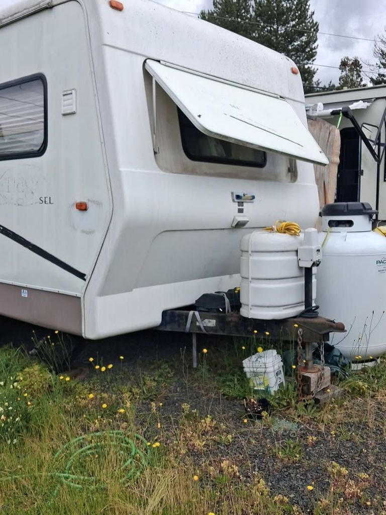 ユウ 2003 Carriage Cameo SEL 32FBS - National Vehicle