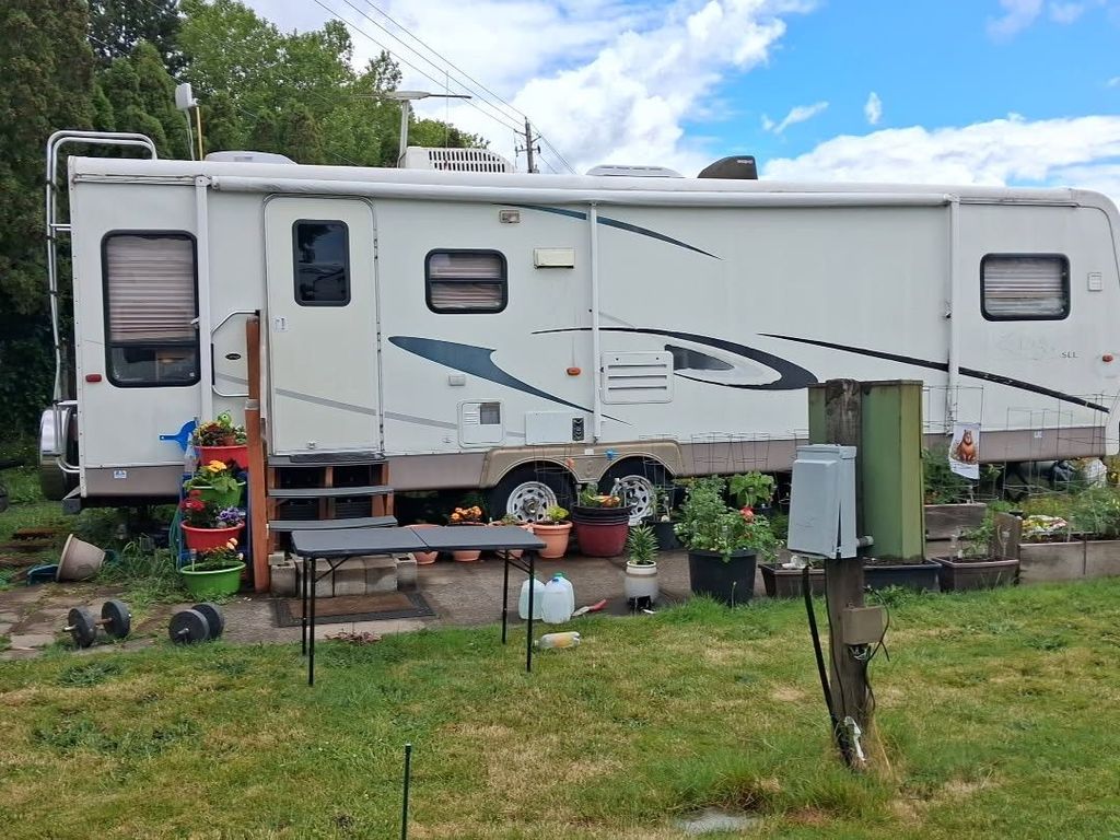 2003 Carriage Cameo SEL 32FBS - National Vehicle