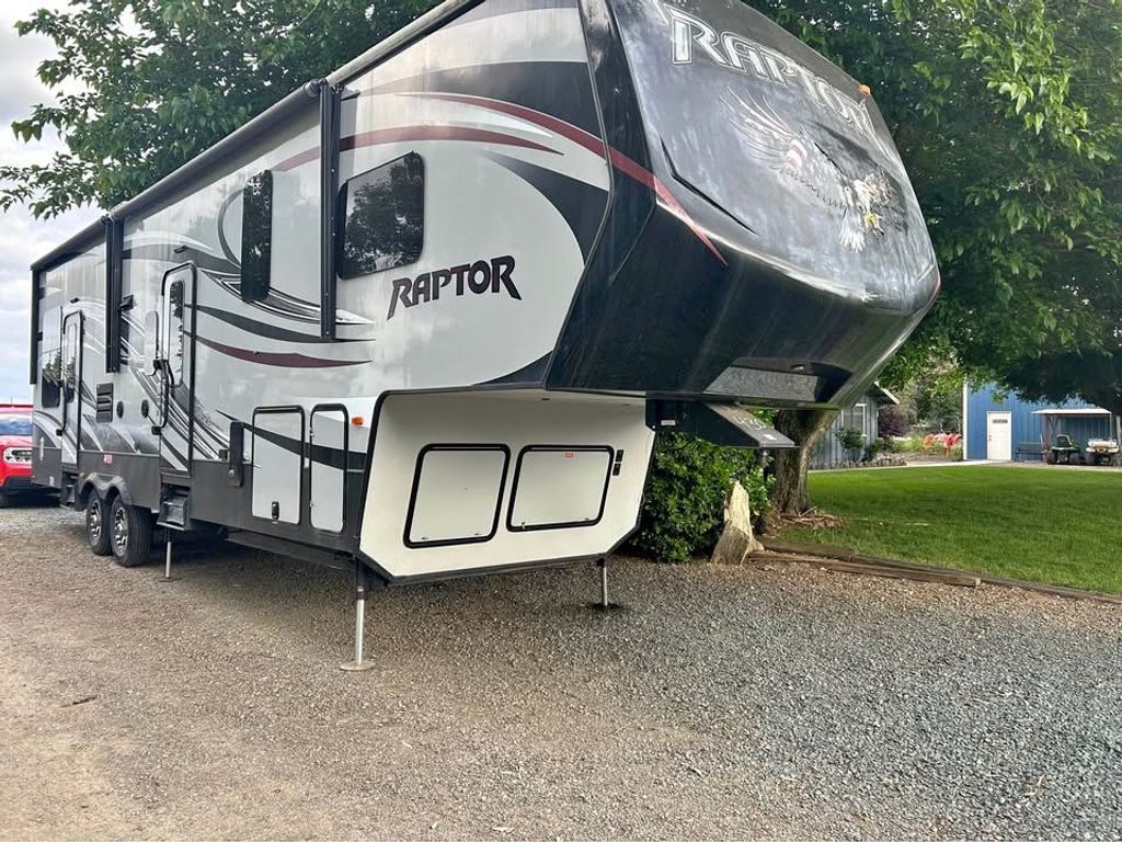 2015 Keystone Raptor 300MP - National Vehicle