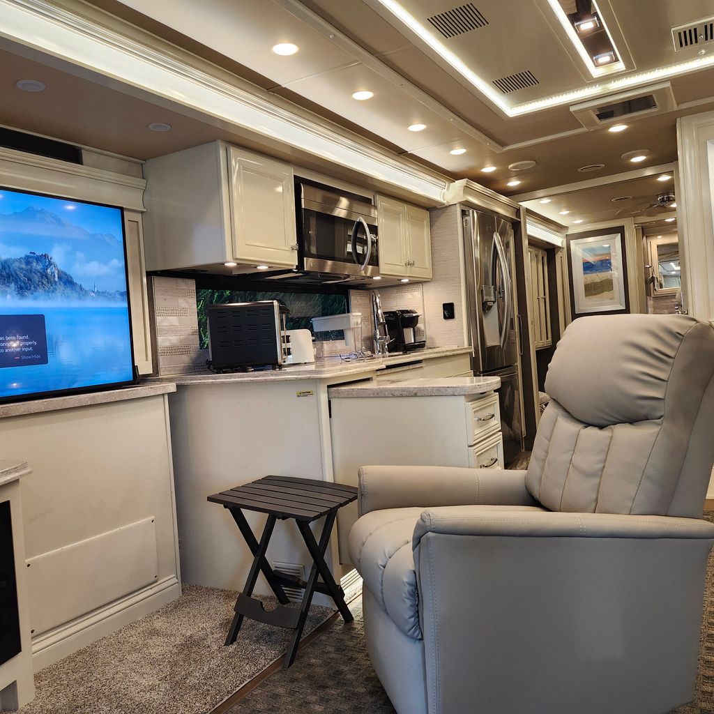 2022 Tiffin Motorhomes Phaeton 37BH - National Vehicle