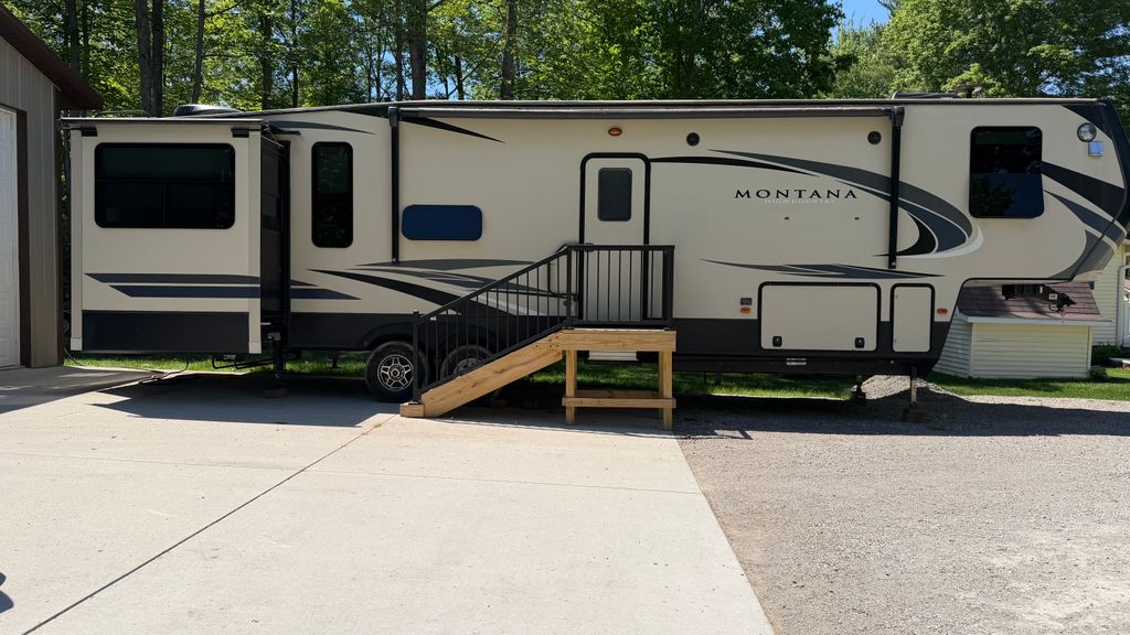 n 2018 Keystone Montana High Country 379RD - National Vehicle