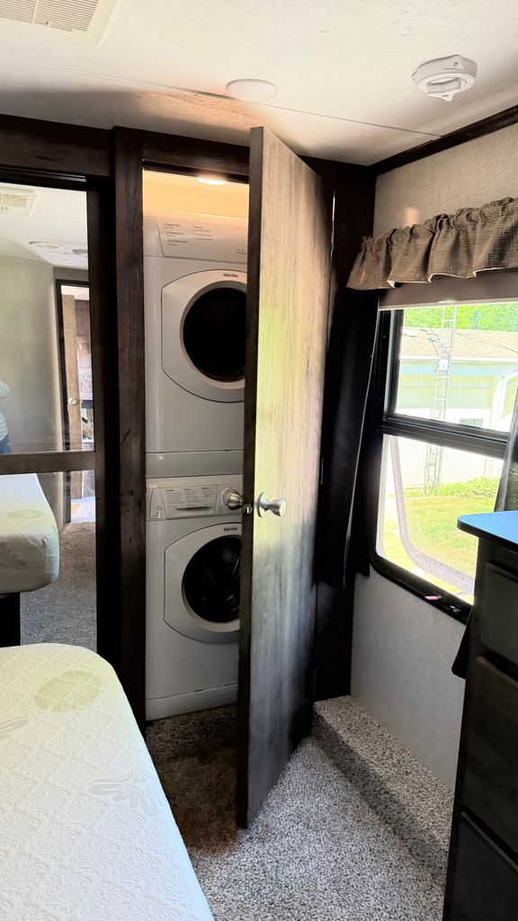 2018 Keystone Montana High Country 379RD - National Vehicle
