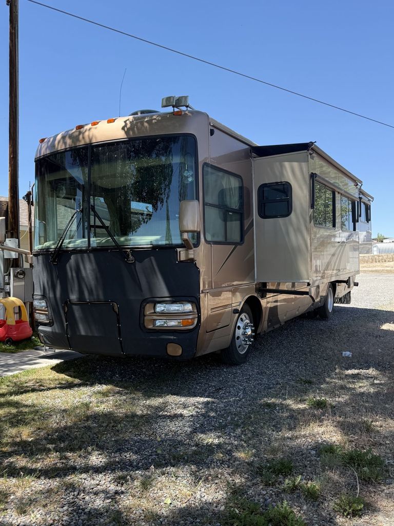 2005 National RV Tropical 351 - National Vehicle