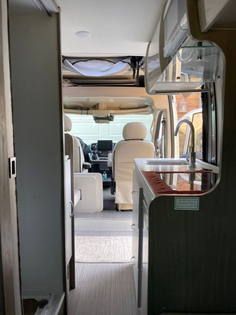 シーブリーズ 2022 Thor Motor Coach Tellaro 20J Roof Top - National Vehicle